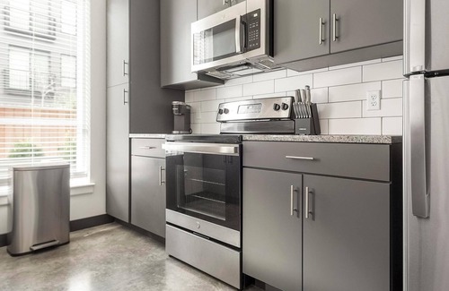 Downtown St. Louis Apartment | Landing | Stylish 1BD, Courtyard, Gym