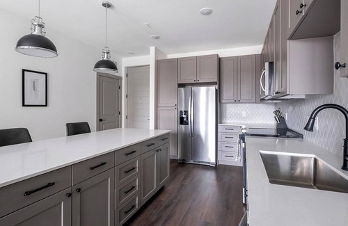 Houston Apartment | Landing | Stylish 1BD, Courtyard, Gym