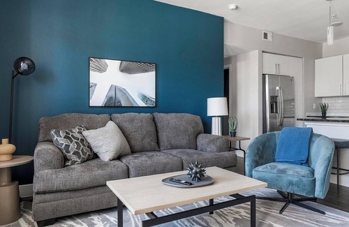 Allen Apartment | Landing | Stylish 1BD, Gym, Clubhouse