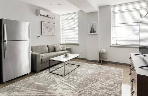 Central City Apartment | Landing | Stylish 1BD, Gym