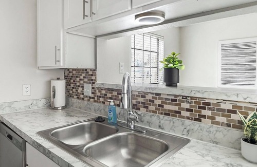 Denton Apartment | Landing | Stylish 2BD, Pool, Courtyard