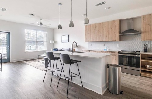 Crestline Heights Apartment | Landing | Stylish 1BD, Gym, Pool