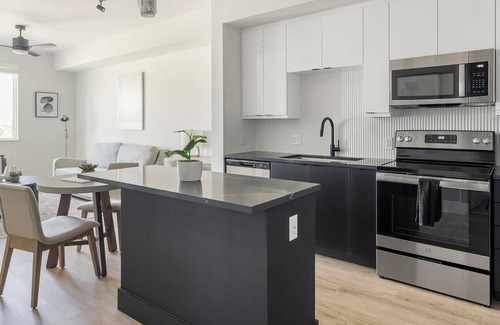 Providencia Park Apartment | Landing | Stylish 1BD, Clubhouse, Yoga Studio