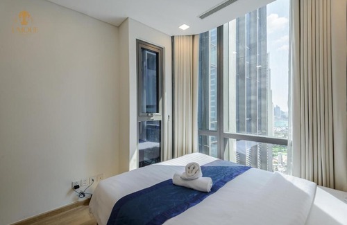 Hang Xanh Apartment | LANDMARK 81 UNIQUE Condotel