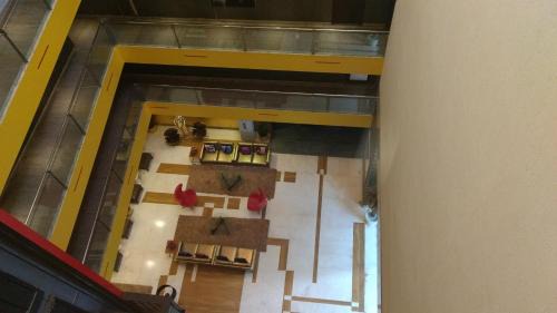 Marol Bed & Breakfast | Landmark Suites Bollywood design Hotel