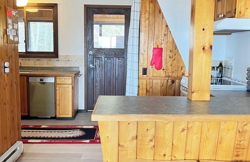 Tobermory Cabin | Lands’ End Private Lakeside Escape