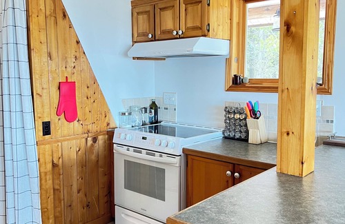 Tobermory Cabin | Lands’ End Private Lakeside Escape
