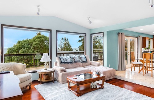 Camano Island House | Landscape Fireside Upper Island Home