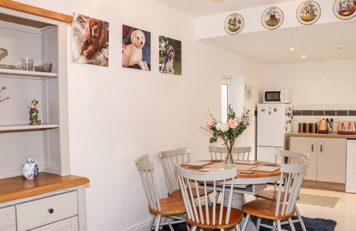 Ballycullane Cottage | LANE COTTAGE, country holiday cottage in Ballycullane, County Wexford