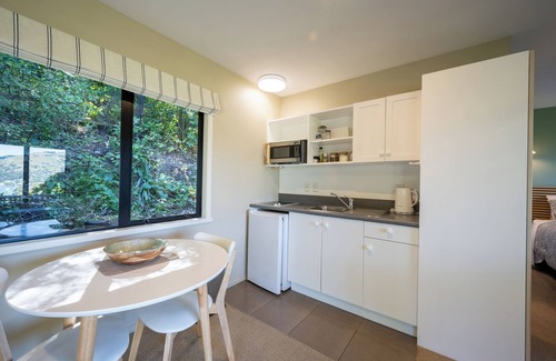 Akaroa House | Laneside - Akaroa Holiday Cottage