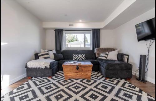 Forest Lawn House | Laneway Carriage House