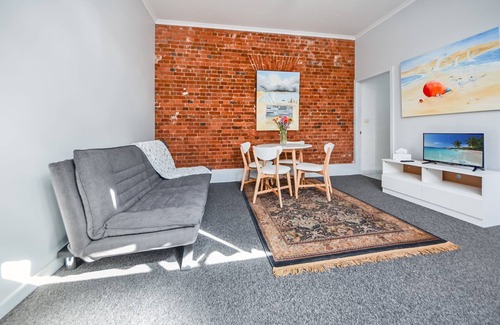 Portland Apartment | Laneway living in coastal town