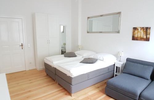 Schoeneberg Apartment | LANG Re by ROCKCHAIR Apartments l SUPERHOST Status l 2 Bedrooms Boxspringbeds in City Center - Cozy Family & Business Flair welcomes you!