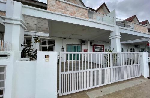 Kuah House | Langkawi Cozy Holiday Home at Taman Simfoni by Zervin