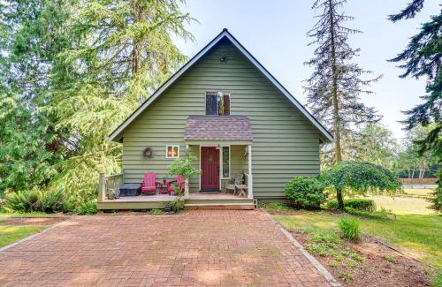 Langley House | Langley Forest Cabin with Grill Less Than 2 Mi to Downtown!
