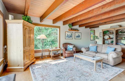 Langley House | Langley Forest Cabin with Grill Less Than 2 Mi to Downtown!