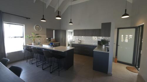 Port Owen Villa | Langpouse Riverside Retreat