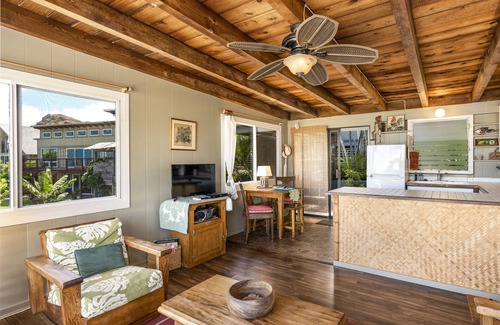 Lanikai Cottage | Lanikai Hillside Cozy Cottage with Spectacular Ocean View with Mokulua Islands.