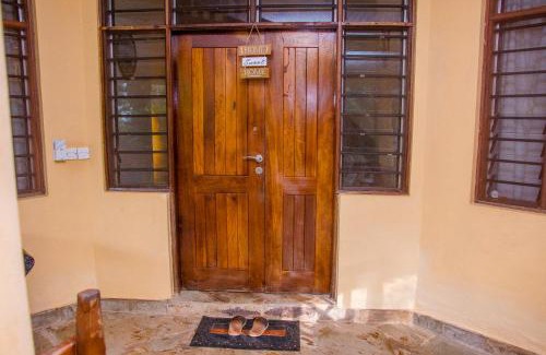 Diani Beach Villa | Lannan Escapes