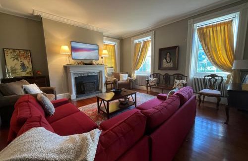 Centreville House | Lansdowne Manor