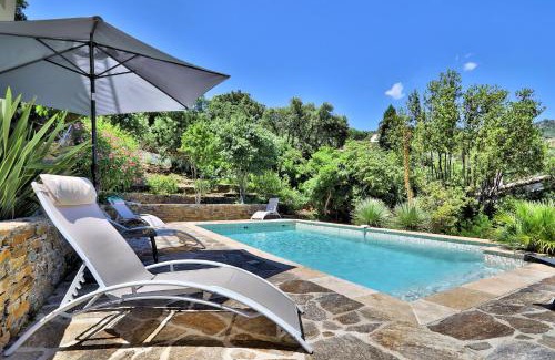Bormes-Les-Mimosas Apartment | Lantana luxury property