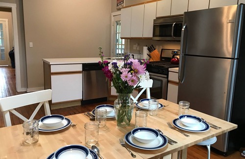 Union Pier Cottage | Lantern Cottage - Great Family Cottage Steps From Beautiful Beaches!