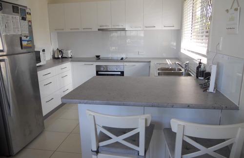 Coolum Beach House | 'LANUI' - PET FRIENDLY