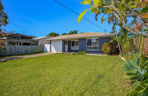Coolum Beach House | 'LANUI' - PET FRIENDLY