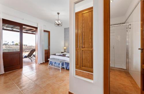 Playa Blanca Villa | Lanzarote Villa 3 Islas - Pool Heated