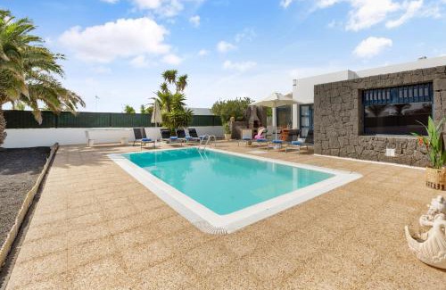 Playa Blanca Villa | Lanzarote Villa Irina Marina Rubicón
