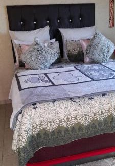 Greater Johannesburg Metropolitan Area House | Lapa la Bakgatlha