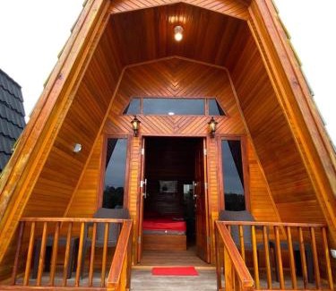 Sumatra Ski Chalet | Lapay Homestay Syariah