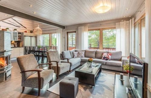Rukatunturi House | Lapinukonkäännös by Interhome