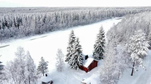 Ranua Ski Chalet | Lapland aurora riverside lodge