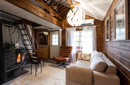 Ranua Ski Chalet | Lapland aurora riverside lodge