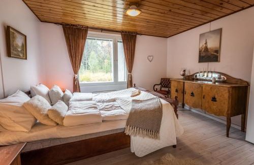 Rovaniemi Apartment | Lapland Sunrise Cottage with lakefront Sauna