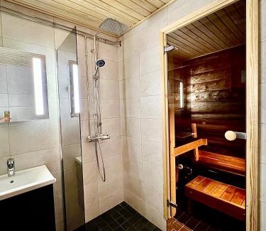 Pyhatunturi House | Lapland Tunturimaja Ski in, sauna, wifi, in Pyhä center - Lapland Villas