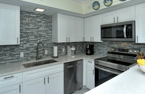 Longboat Key Condo | LaPlaya 106A-Beach front!