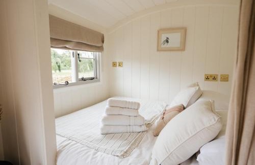 Cholderton Apartment | Lapwing Hut