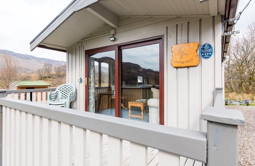 Crianlarich Ski Chalet | Lapwing Lodge with loch and mountain view