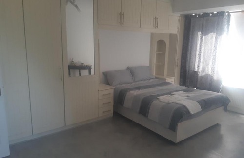 Ongar House | Lara house