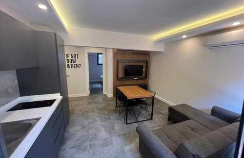 Eski Lara Apartment | Lara's Homes B1 Basement (2+1)