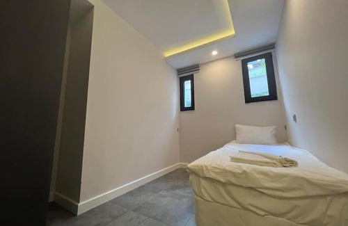Eski Lara Apartment | Lara's Homes B1 Basement (2+1)