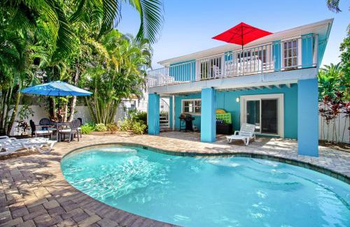 Anna Maria House | LaRaya Retreat