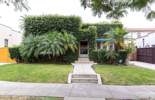 Larchmont House | Larchmont Village Bungalow-Private & Pet Friendly