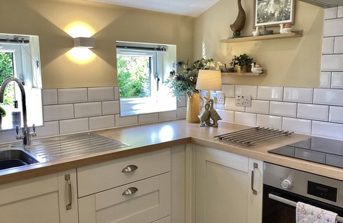 Ellon Cottage | LARCHWOOD LODGE, family friendly, with a garden in Ellon