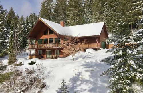 Sagle House | Larchwood Lodge with Lake View, Salt Water Hot Tub and Hiking Trails on 20 acres