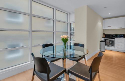 Greenwich West Apartment | Large 1 Bed Apartment London Cutty Sark Greenwich Close to Canary Wharf - Perfect for Corporates and Tourists