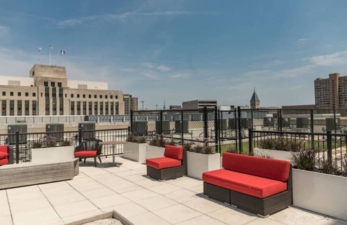 Downtown Des Moines Apartment | Large 1 Bed apt in the Heart of Downtown