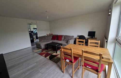 Purley Apartment | Large 1 bed flat in Purley close to train station